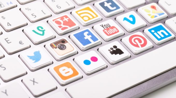 Indulging The Cultural Priorities, Penetrating Through Social Media For Attracting Online Global Consumers